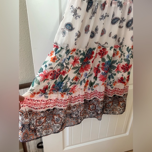 Size medium/large  boho floral long-sleeved midi dress - smocked waist - Picture 3 of 6